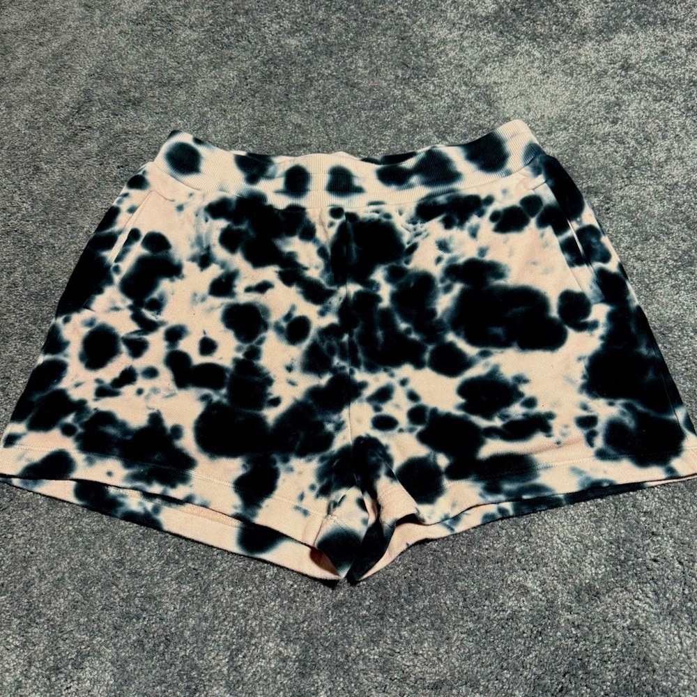 NWT 525 America Cotton Tie-Dye Athletic Shorts
Women Medium Light Pink Black